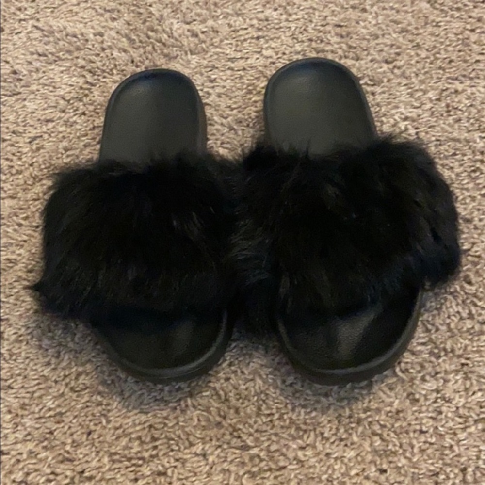 Ugg fur slides
